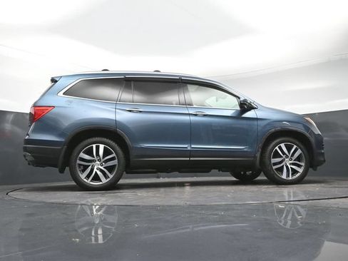 Used 2017 Honda Pilot Touring image 35