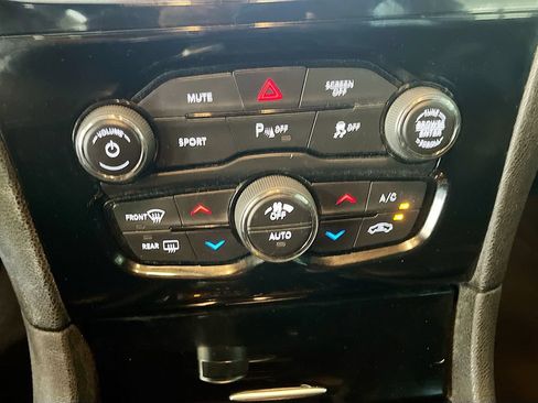 Used 2021 Chrysler 300 S RWD image 16
