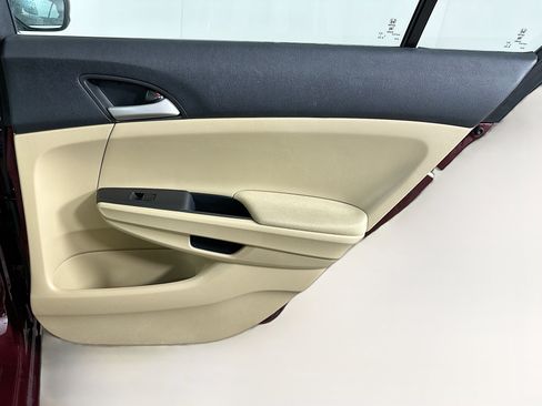 Used 2012 Honda Accord LX image 27