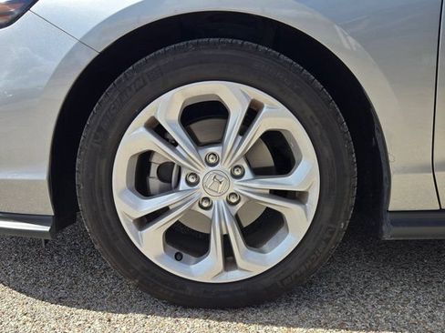 Used 2025 Honda Accord LX image 32