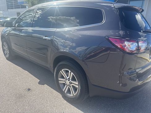 Used 2017 Chevrolet Traverse LT image 4