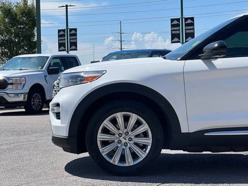Used 2022 Ford Explorer Limited AWD/4WD image 4