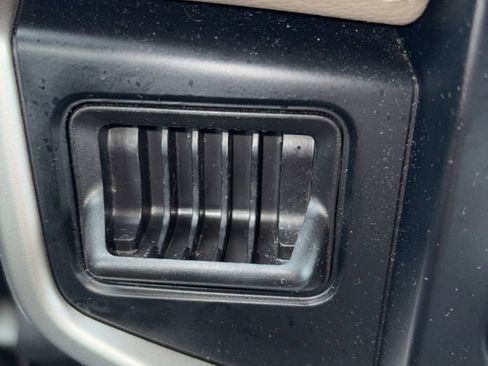 Used 2024 Ford Expedition Limited image 44