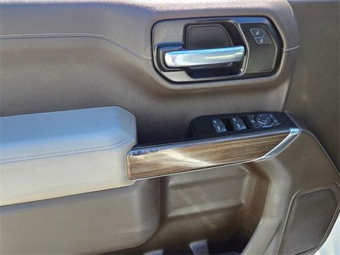 Used 2022 Chevrolet Silverado 1500 LT image 24
