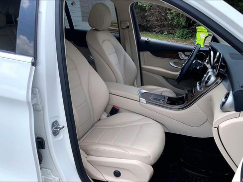 Used 2020 Mercedes-Benz GLC 300 4MATIC image 7