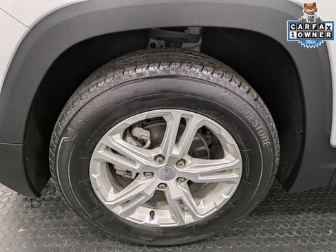 Used 2023 GMC Terrain SLE w/ Driver Convenience Package image 7