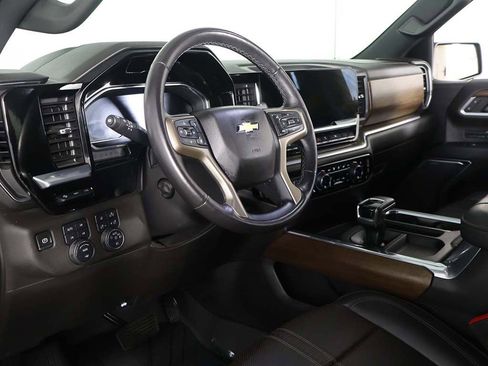 Used 2022 Chevrolet Silverado 1500 High Country w/ Technology Package AWD/4WD image 29