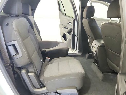 Used 2023 Chevrolet Traverse LT FWD image 28