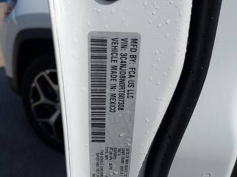 Used 2024 Jeep Compass Latitude AWD/4WD image 18