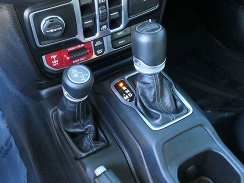 Used 2024 Jeep Wrangler Unlimited Rubicon 392 image 21