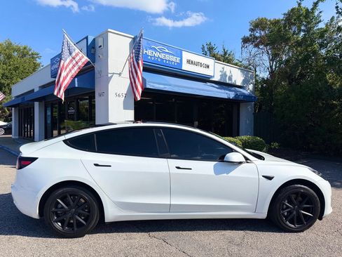 Used 2019 Tesla Model 3 Standard Range Plus RWD image 5