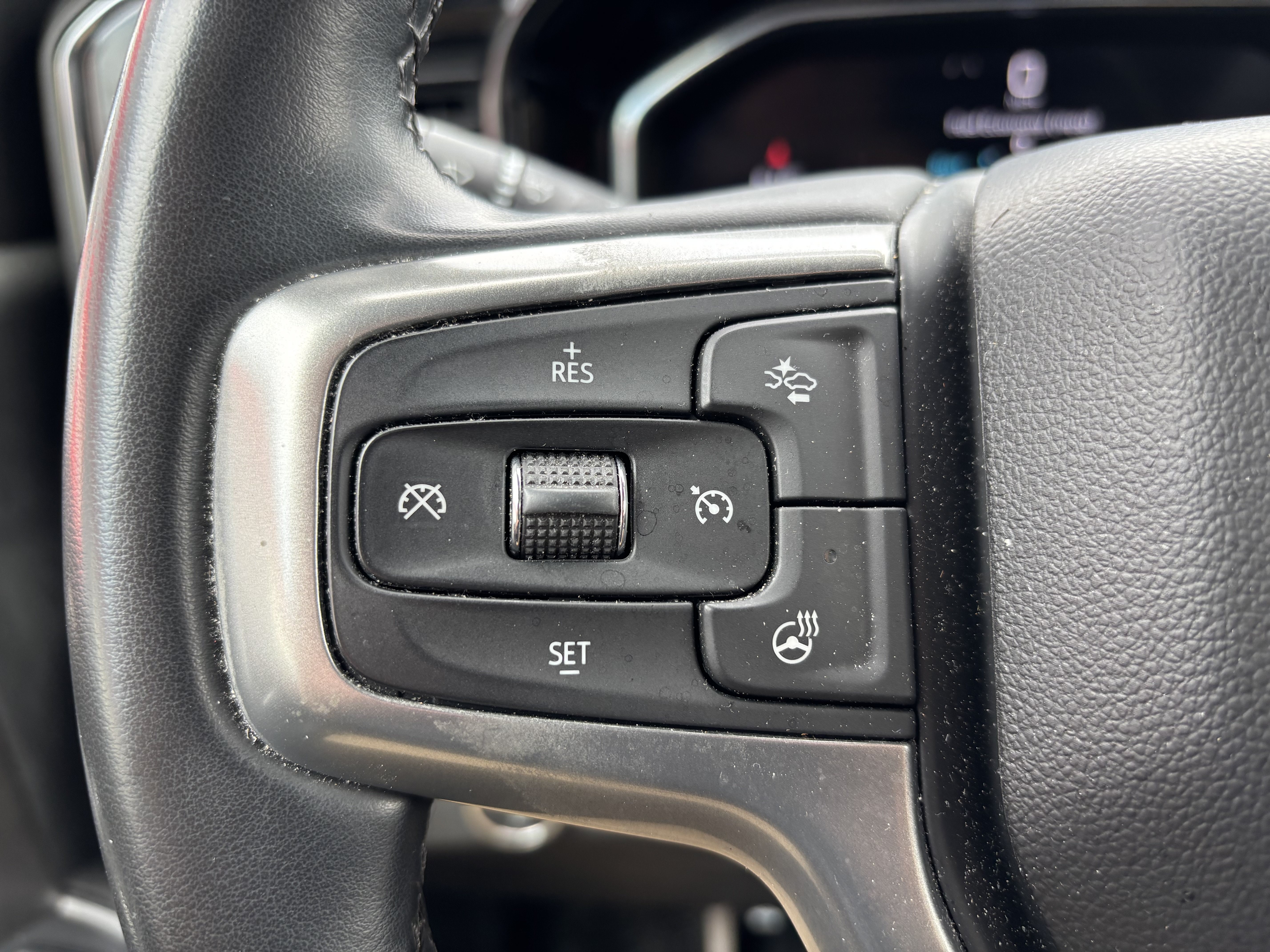Used 2024 Chevrolet Silverado 1500 LT AWD/4WD image 18
