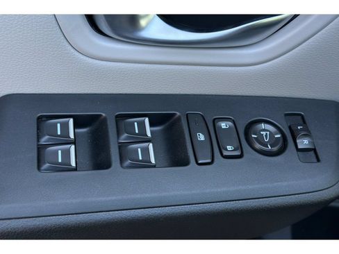 Used 2024 Honda Pilot LX image 12