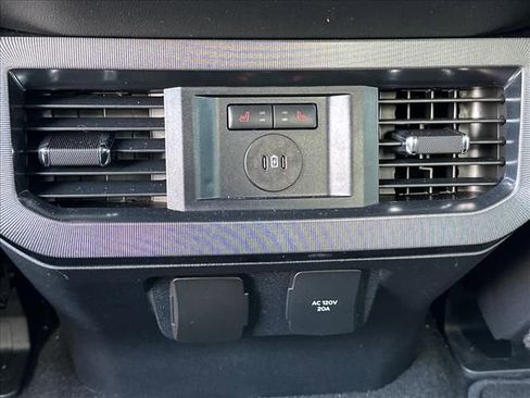 Used 2024 Ford F450 Platinum w/ FX4 Off-Road Package AWD/4WD image 16