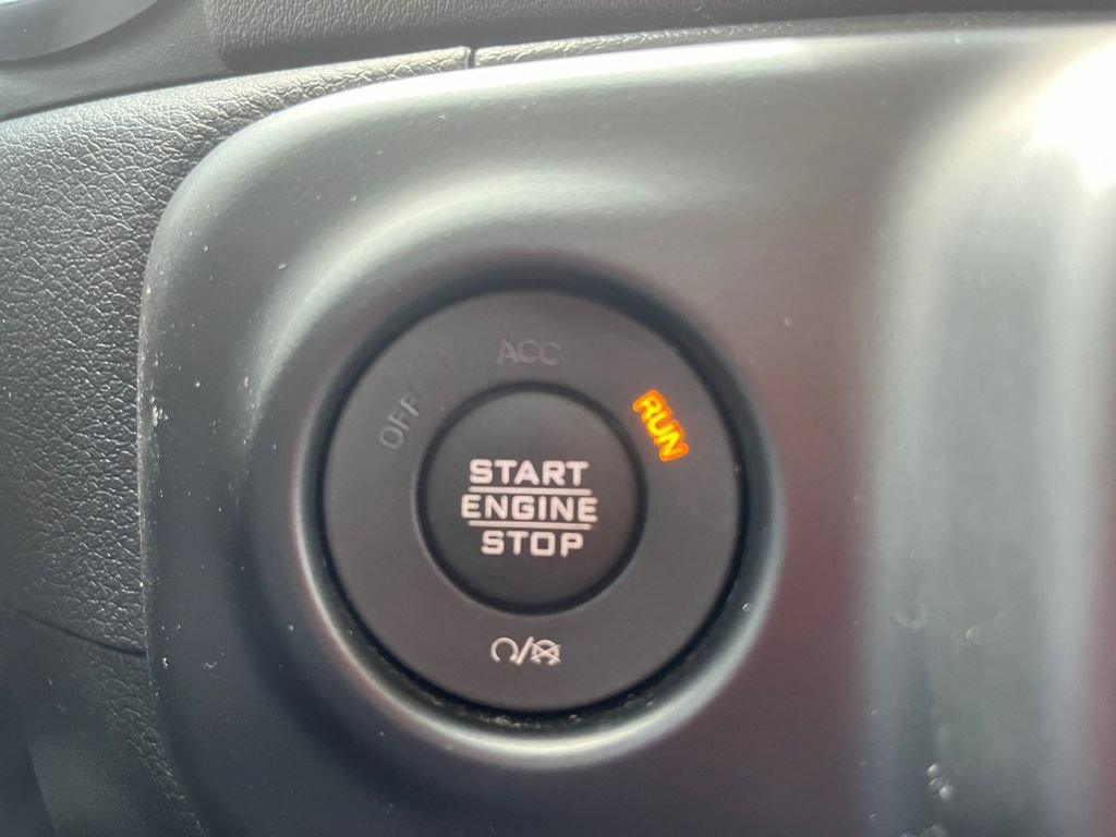 Used 2022 Jeep Wrangler Unlimited Sahara AWD/4WD image 18