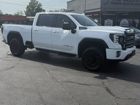 Used 2022 GMC Sierra 2500 AT4 AWD/4WD image 2
