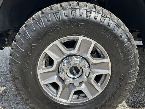 Used 2024 Ford F250 Lariat image 7