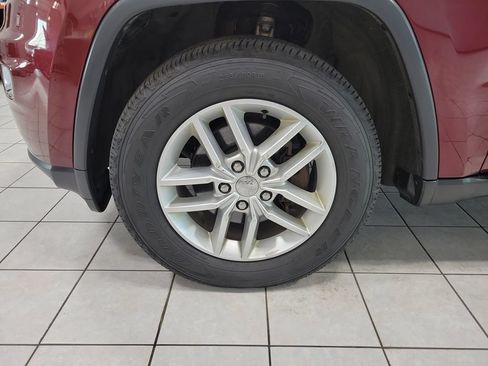 Used 2017 Jeep Grand Cherokee Laredo w/ Quick Order Package 23E AWD/4WD image 44