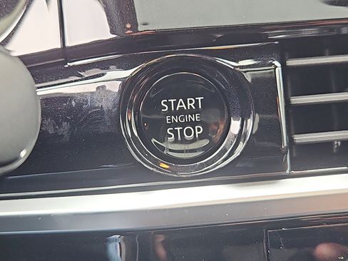 New 2025 Nissan Pathfinder SV w/ SV Premium Package image 12