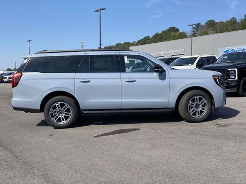 New 2026 Ford Expedition Max Active RWD image 2