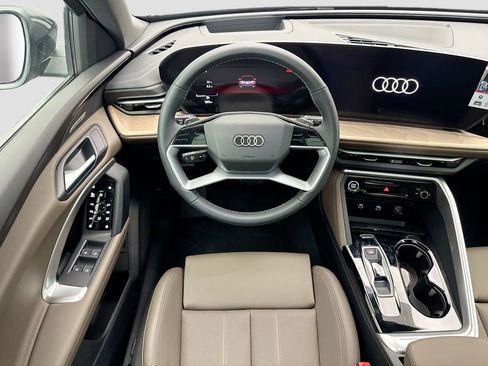 Used 2025 Audi Q5 Premium Plus w/ Premium Plus AWD/4WD image 11