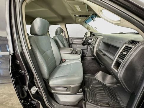 Used 2017 RAM 1500 Express w/ Black Ram 1500 Express Group AWD/4WD image 27
