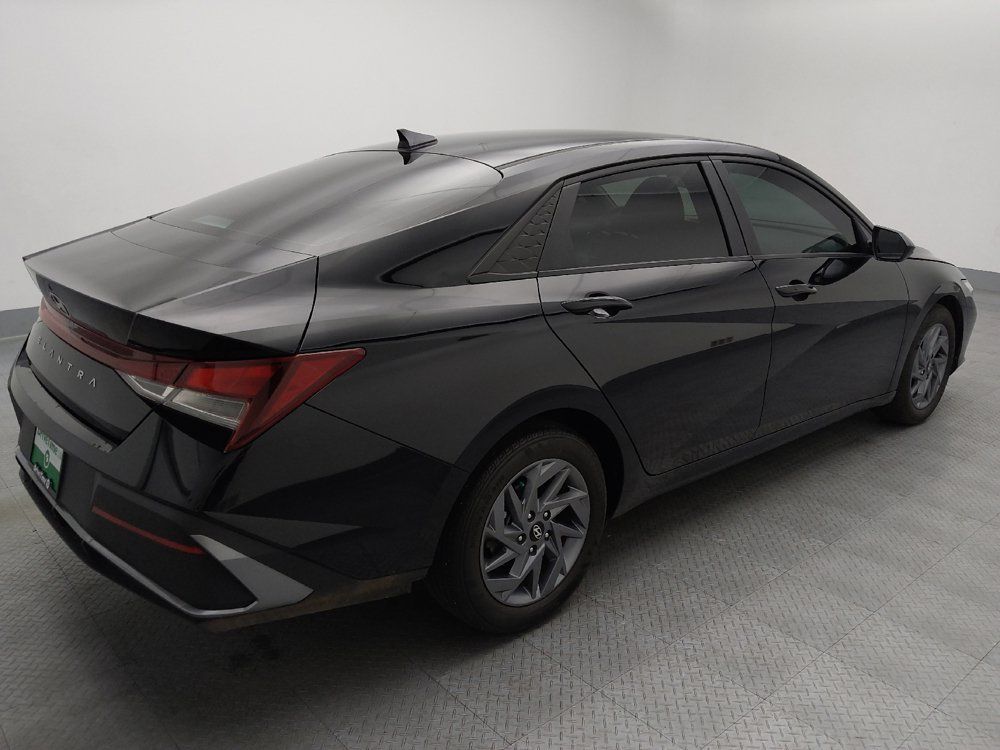 Used 2024 Hyundai Elantra SEL FWD image 10
