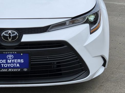 Used 2026 Toyota Corolla LE FWD image 4