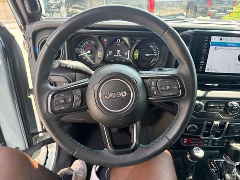 Used 2024 Jeep Wrangler Unlimited Rubicon 4xe AWD/4WD image 18