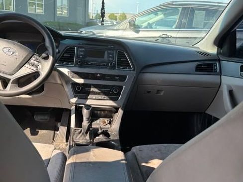 Used 2017 Hyundai Sonata SE FWD image 18
