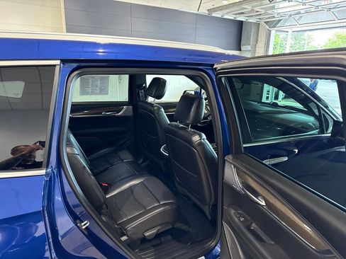 Used 2023 Cadillac XT6 Premium Luxury w/ Platinum Package AWD/4WD image 14