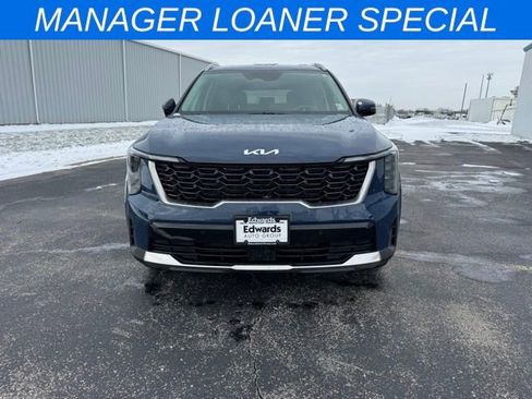 New 2025 Kia Sorento S image 4