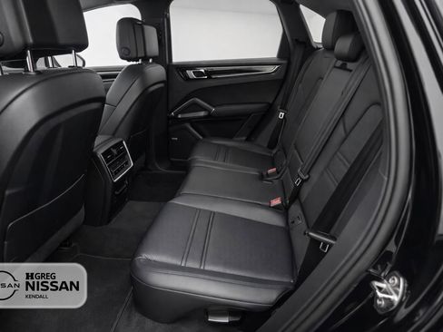 Used 2019 Porsche Cayenne AWD/4WD image 13