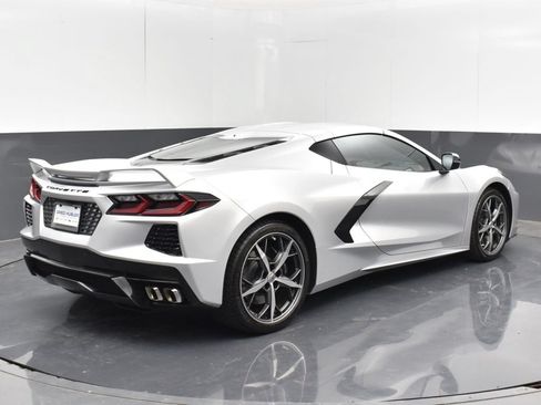 Used 2020 Chevrolet Corvette Stingray Preferred Cpe w/ 2LT Preferred Equipment Group RWD image 19