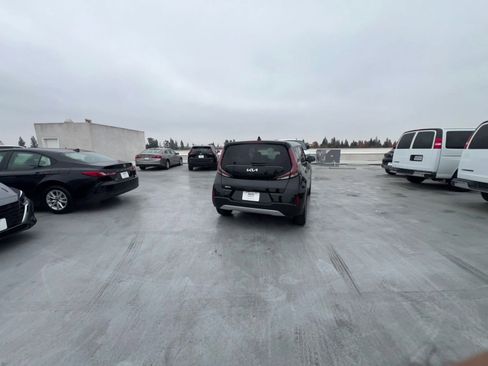 Used 2025 Kia Soul LX w/ LX Technology Package image 16