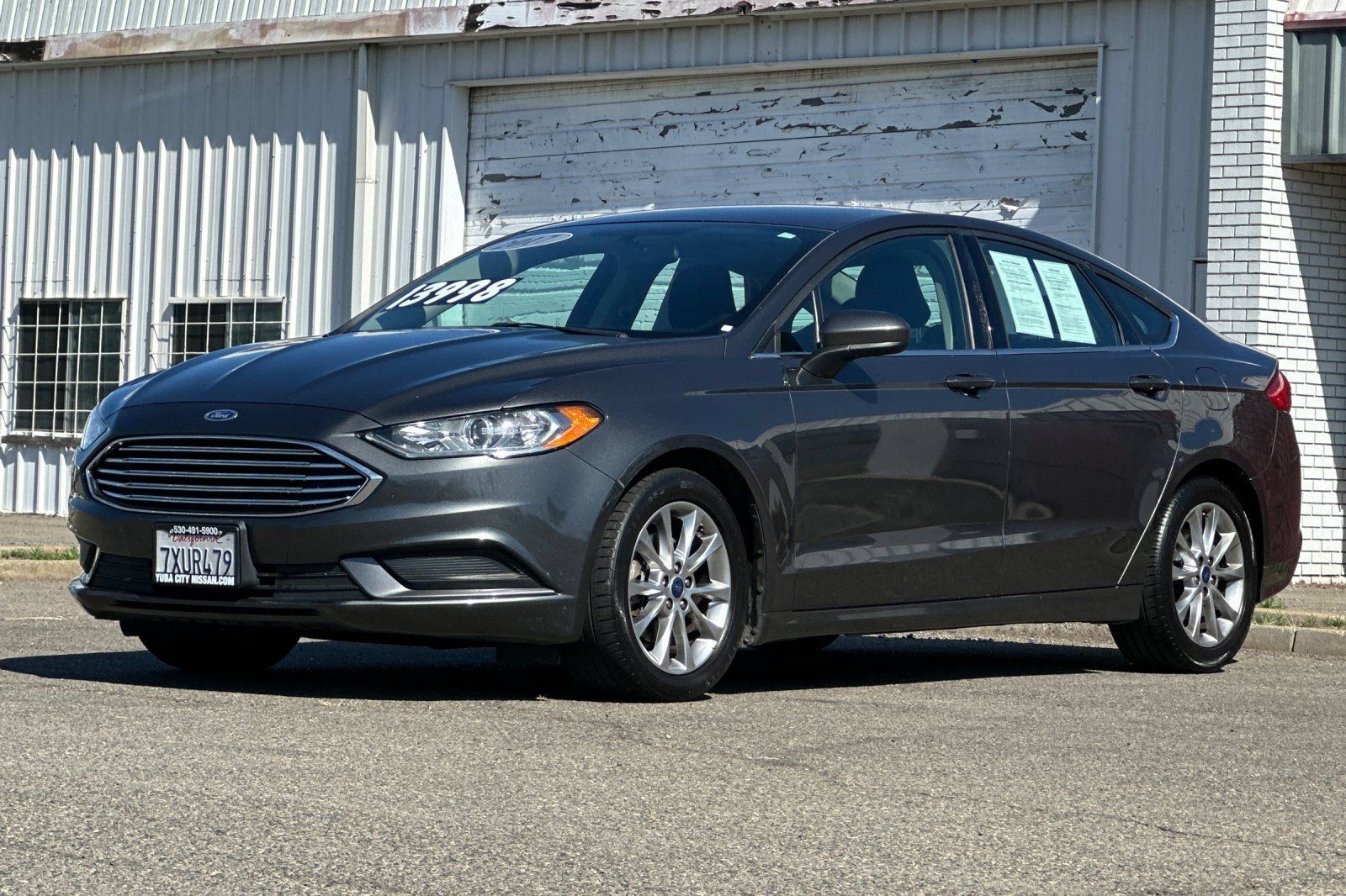 Used 2017 Ford Fusion SE w/ Fusion SE Technology Package FWD image 10
