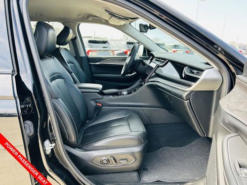 Used 2023 Jeep Grand Cherokee L Limited w/ Luxury Tech Group II image 39