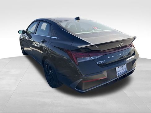 New 2026 Hyundai Elantra SEL Sport Premium FWD image 9