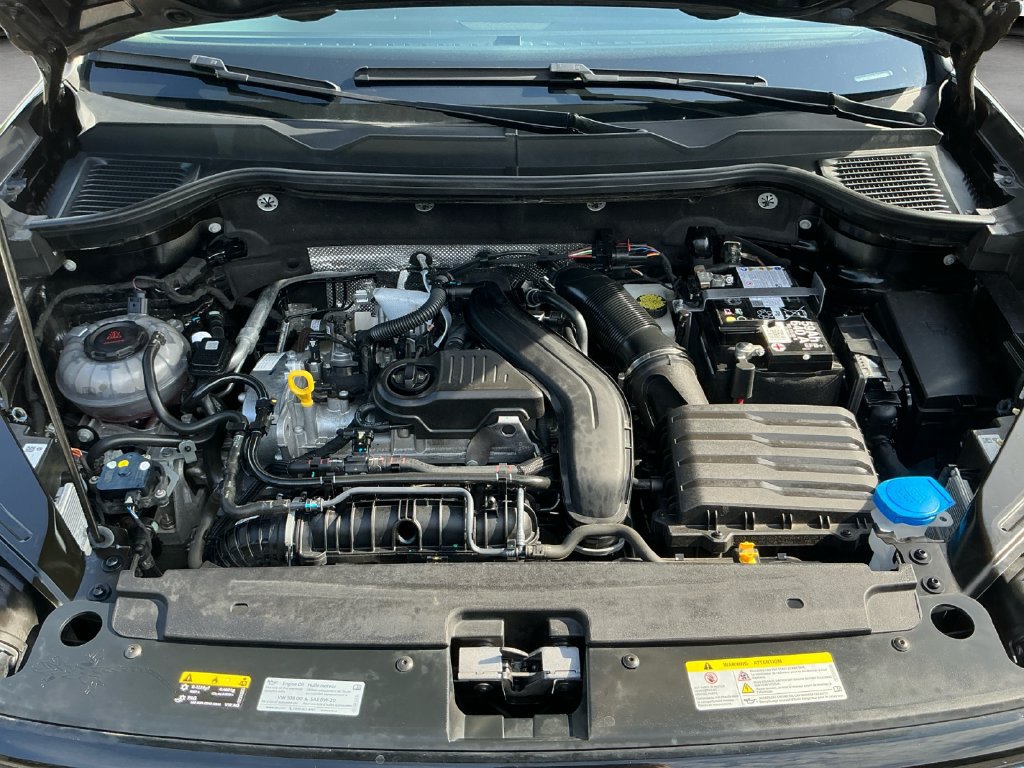 Used 2025 Volkswagen Taos SE AWD/4WD image 18