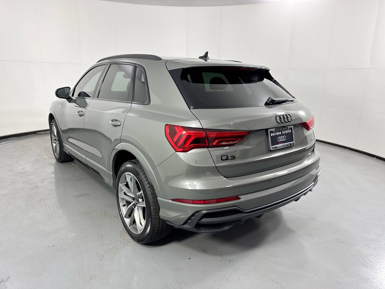 Used 2023 Audi Q3 2.0T Premium Plus w/ Premium Plus Package AWD/4WD image 4