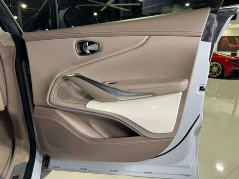 Used 2021 Aston Martin DBX image 38