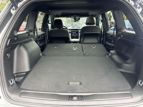 New 2025 Jeep Grand Cherokee Laredo X w/ Luxury Tech Group I image 5