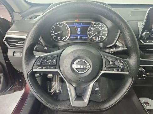 Used 2024 Nissan Altima 2.5 SV image 10