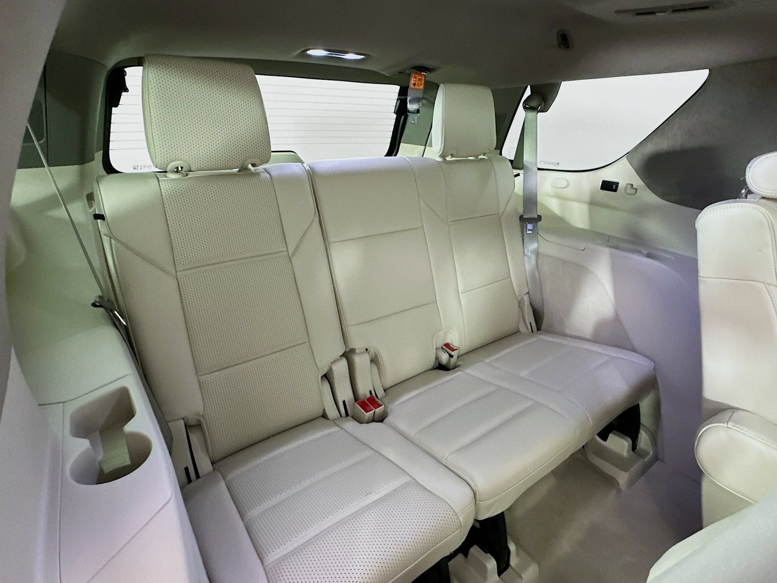 Used 2024 Cadillac Escalade Premium Luxury Platinum AWD/4WD image 30