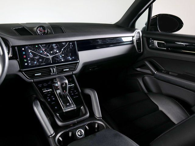 Certified 2023 Porsche Cayenne AWD/4WD image 18