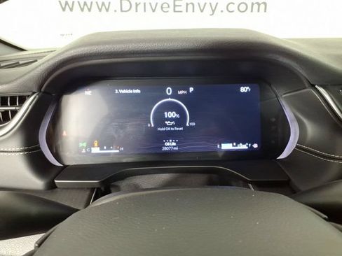 Used 2024 Jeep Grand Cherokee Laredo w/ Luxury Tech Group I AWD/4WD image 17