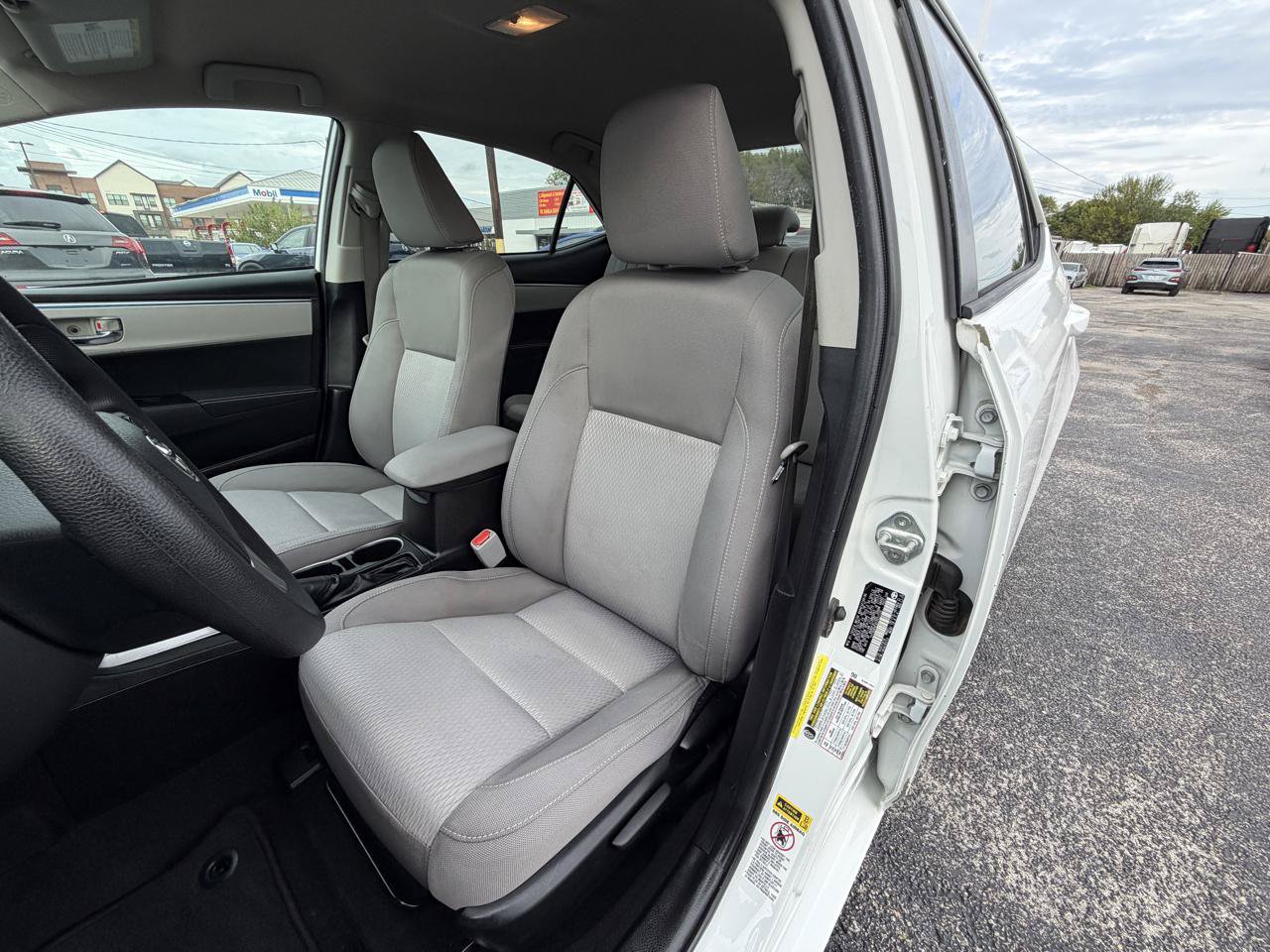 Used 2014 Toyota Corolla LE FWD image 10