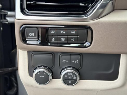 Used 2026 GMC Yukon XL Denali w/ Sun & Power Step Package RWD image 21