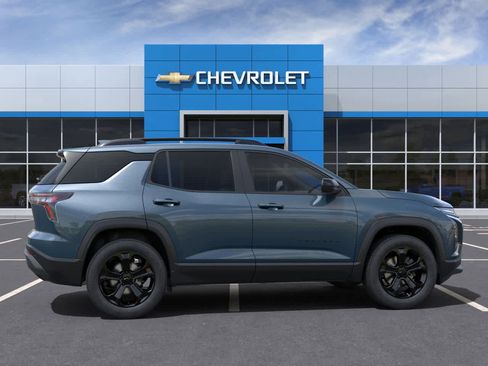 New 2025 Chevrolet Equinox LT w/ Midnight Edition image 5