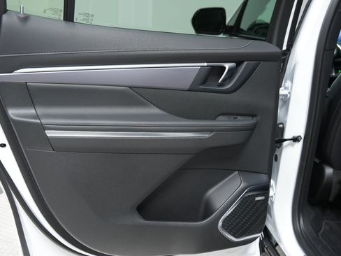 Used 2025 Buick Enclave Sport Touring image 20